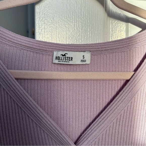 Hollister Light Purple Cardigan with Buttons and V Shaped Neckline Women’s Small - Picture 3 of 4